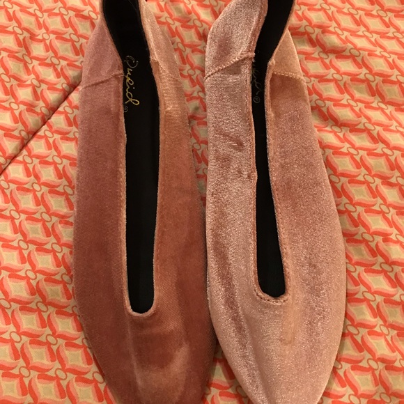 Pink flats - Picture 2 of 3